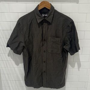 Outlier- SS button down linen/poly shirt